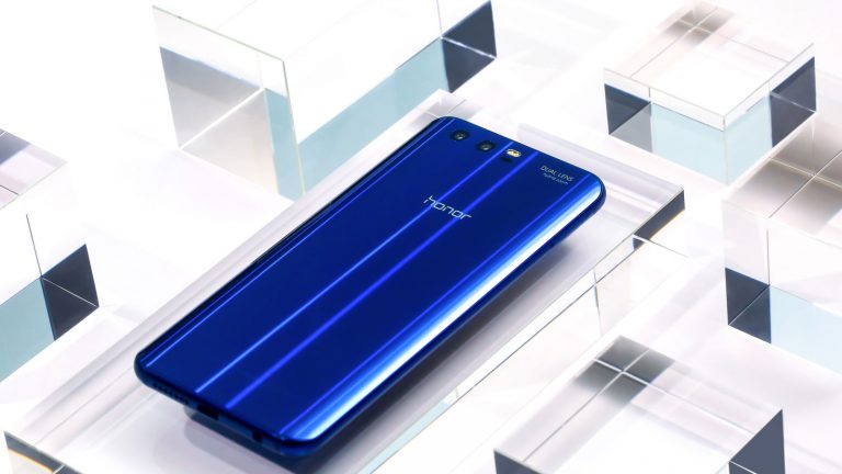Honor 9 in Sapphire Blue