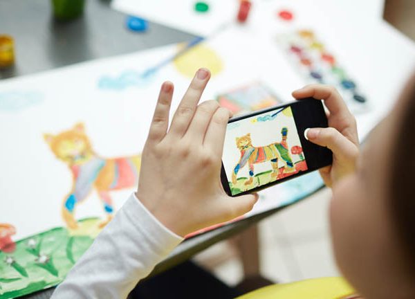 Kickstarter: Vom Papier direkt aufs Smartphone &ndash; das smarte Malbuch