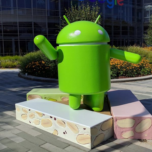 Die Android-Nougat-Statue auf dem Google-Campus in Mountain View