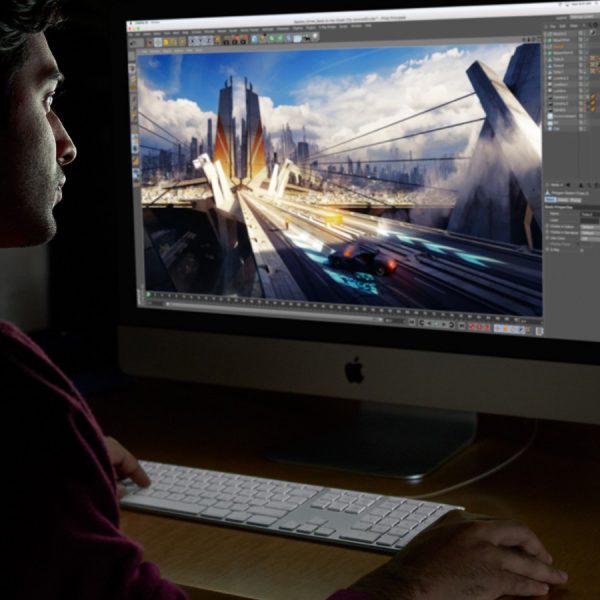 Eingabe auf iMac mit Tastatur und Maus