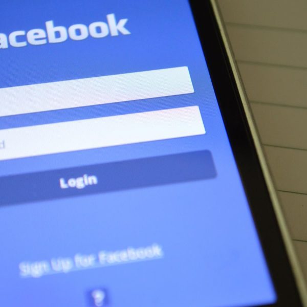 Facebook App auf Smartphone