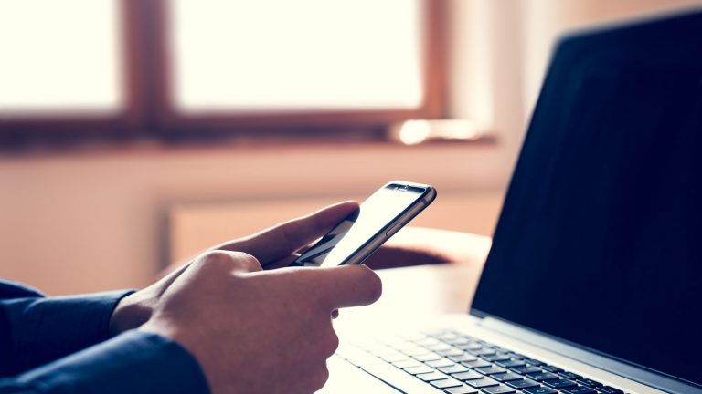 Smartphone als Webcam am Laptop benutzen