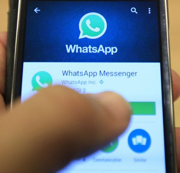WhatsApp auf Smartphone installieren