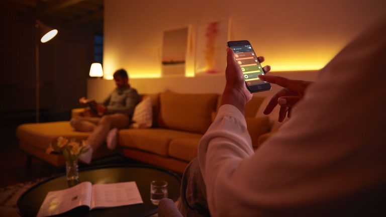 Die smarten Lampen von Philips Hue lassen sich per Smartphone steuern