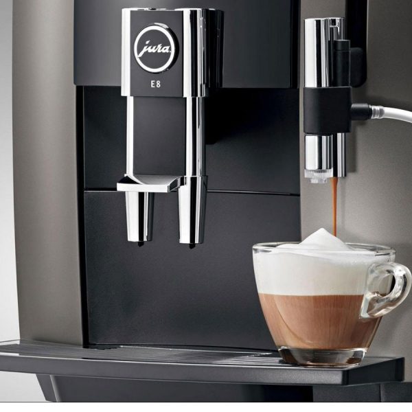 Milchkaffee mit JURA-Kaffeemaschine zubereiten