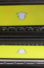 Sky-Filter für Snapchat Snapchat Logo auf Smartphone