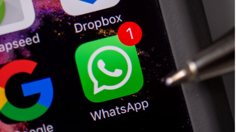 WhatsApp Icon auf Smartphone