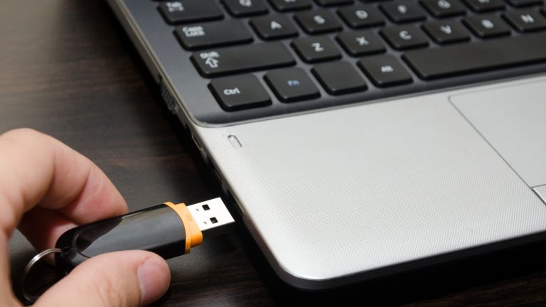Daten vom PC auf einen Mac mit einem USB-Stick übertragen