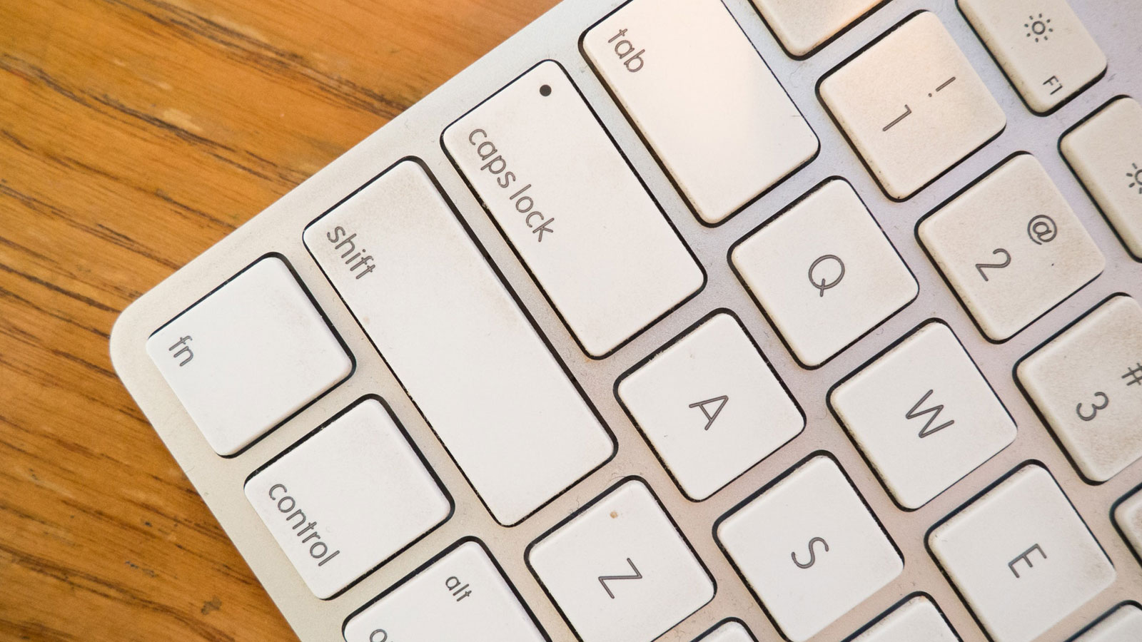 iMac & MacBook reinigen Display, Tastatur und Gehäuse UPDATED