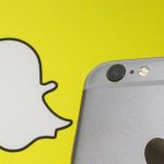 Snapchat Logo und iPhone