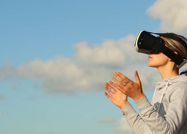 VR