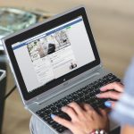 Computer mit Facebook