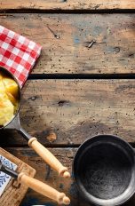 Raclette reinigen: Mit diesen Tipps werden Pfännchen, Heizschlange und Grillplatte wieder sauber