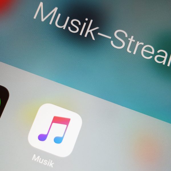 Apple Music versus Spotify