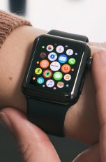 Apple Watch am Handgelenk
