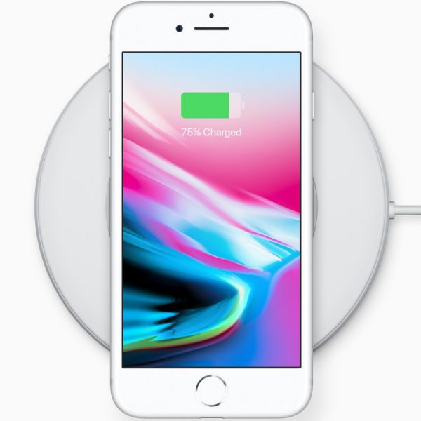iPhone 8 auf Ladestation