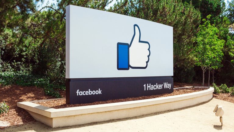 Facebook Firmenzentrale Schild