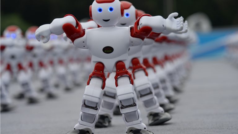 Roboter tanzen synchron