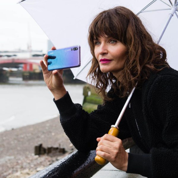 P20 Pro Werbung mit Helena Christensen