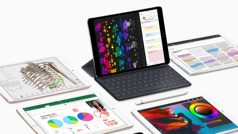 Das iPad Pro zusammen mit dem Keyboard und anderen iPads auf wei&szlig;em Untergrund