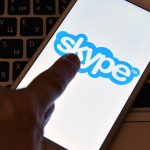 Telefonieren &uuml;ber Skype mit App auf Smartphone