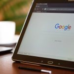 Samsung Tablet mit S Pen liegt auf Tisch