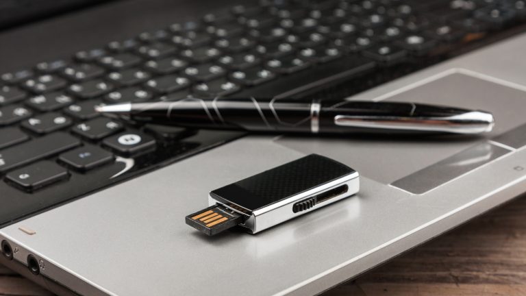 Fotos auf USB-Stick sichern