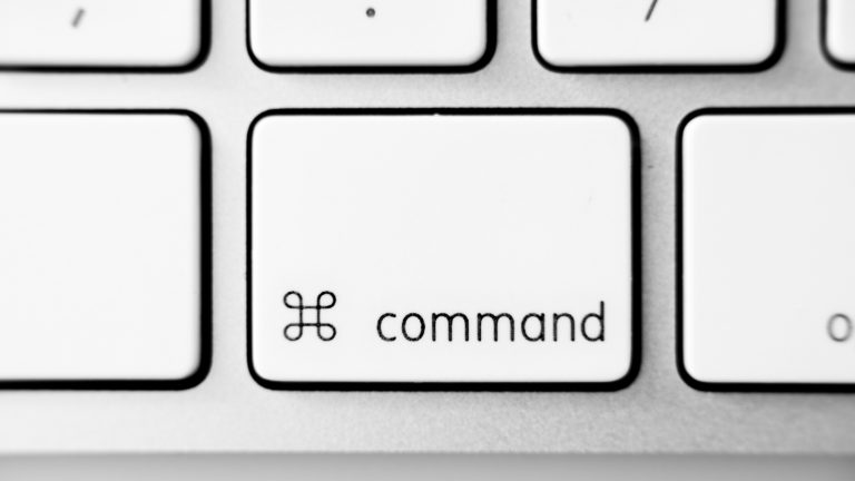 Command-Taste auf einer Mac-Tastatur