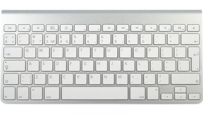 Mac-Keyboard in Weiß und Silber