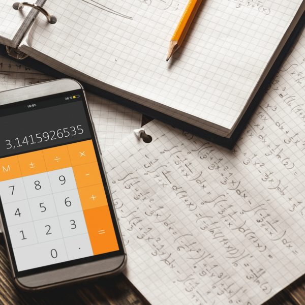Mathe-Apps statt Taschenrechner auf dem Smartphone nutzen
