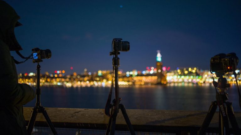 Mondfinsternis mit Kamera auf Stativ fotografieren