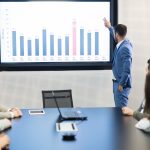 anschließen? Das geht ganz einfach. Copyright: nd3000 / iStock / Getty Images Plus Alt Tag: PowerPoint-Folienübergänge: So einfach passt du sie an