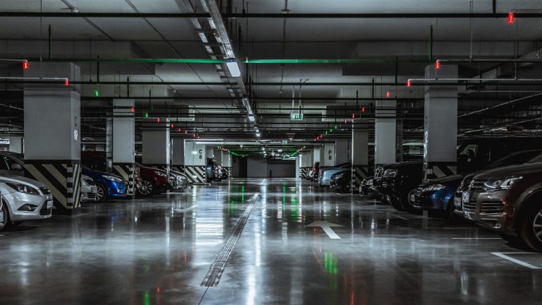 Industriefotografie in einer Tiefgarage