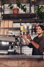 Elektrische Kaffeemühle reinigen: Anleitung, Tipps und Hausmittel