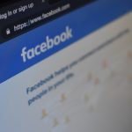 Facebook-Webseite auf dem PC-Bildschirm