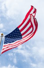 USA-Flagge weht im Wind.