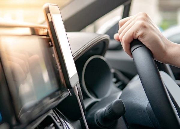 Handy mit Auto verbinden und alle digitalen Vorteile nutzen