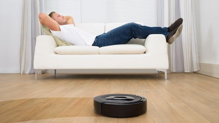 Ein Wischroboter bei der Arbeit