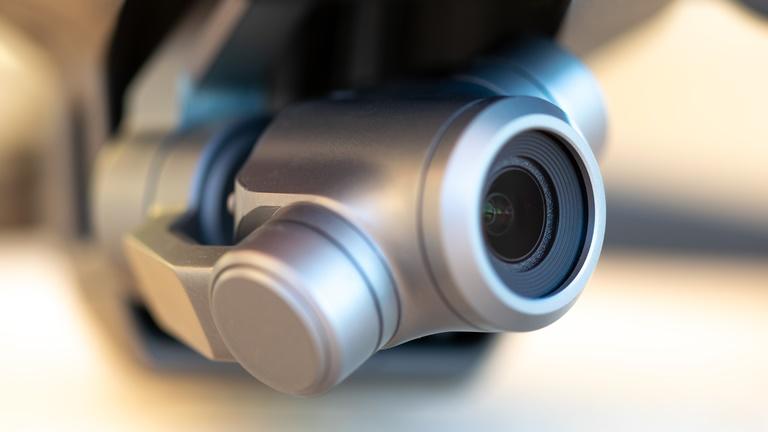 Überwachungsroboter mit Kamera gibt es für den Privatgebrauch für relativ wenig Geld