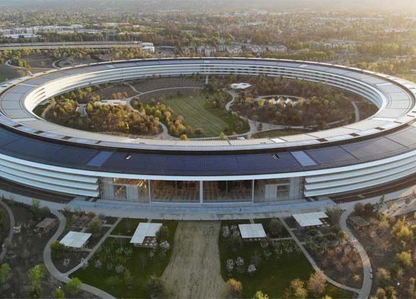 Apple iPhone Fold Cupertino Apple Park