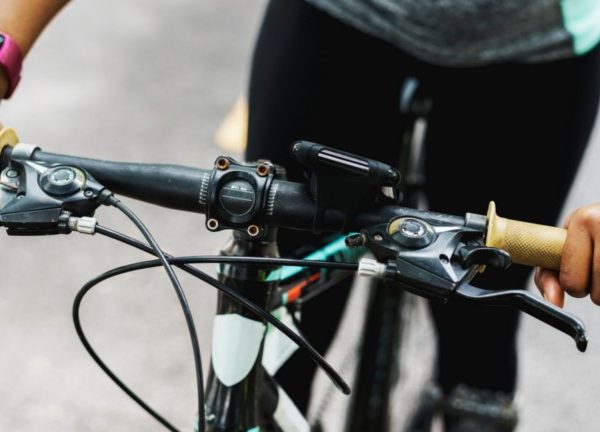 Fahrradlenker und Fahrer von vorn