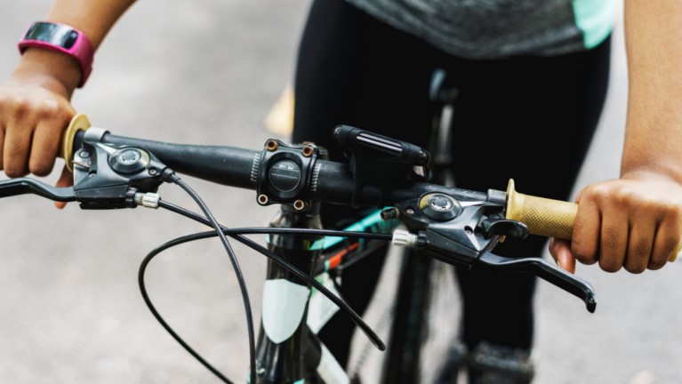 Fahrradlenker und Fahrer von vorn