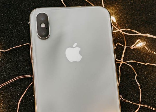 iPhone Apple Logo