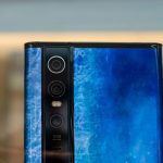 Oppo will ein vierfaches Wasserfall-Display mit Sensoren dahinter entwickeln.