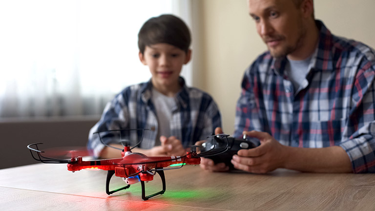 Drohnen für Kinder sollten zunächst indoor betrieben werden