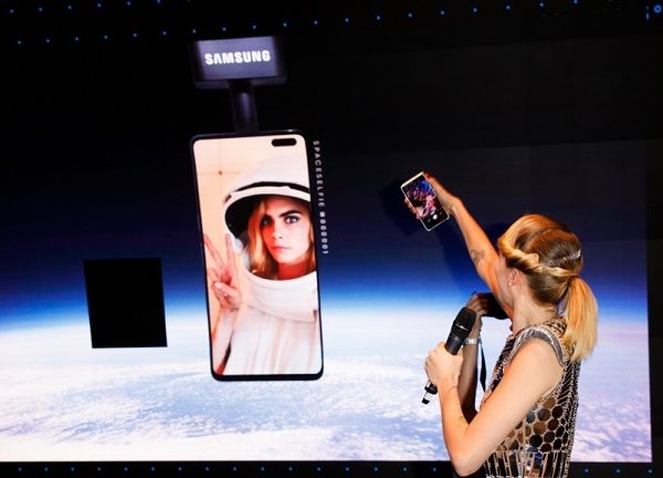 Das Samsung Galaxy S10 5G sollte an den Rand des Weltraums fliegen.