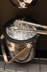 Eiswürfelmaschine reinigen: Anleitung und Tipps