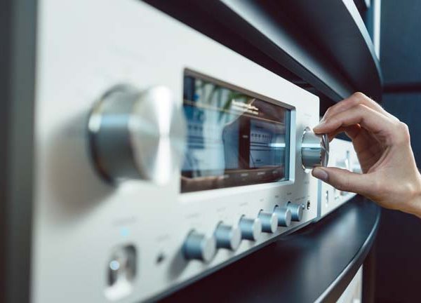 Verst&auml;rker als Zentrale der Soundanlage