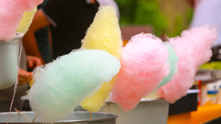 zuckerwattemaschine-bedienen-und-reinigen-Soklappt’s-3 Zuckerwatte in verschiedenen Farben