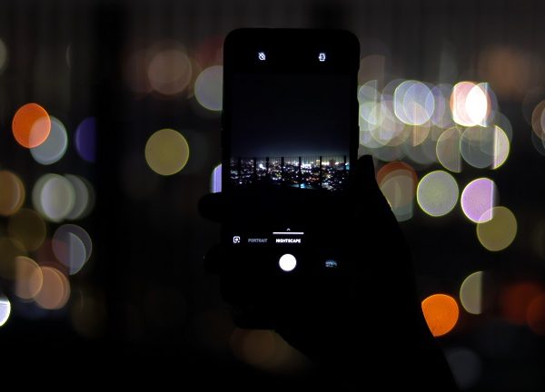Das OnePlus 8 Pro d&uuml;rfte eines der Top-Smartphones 2020 werden.